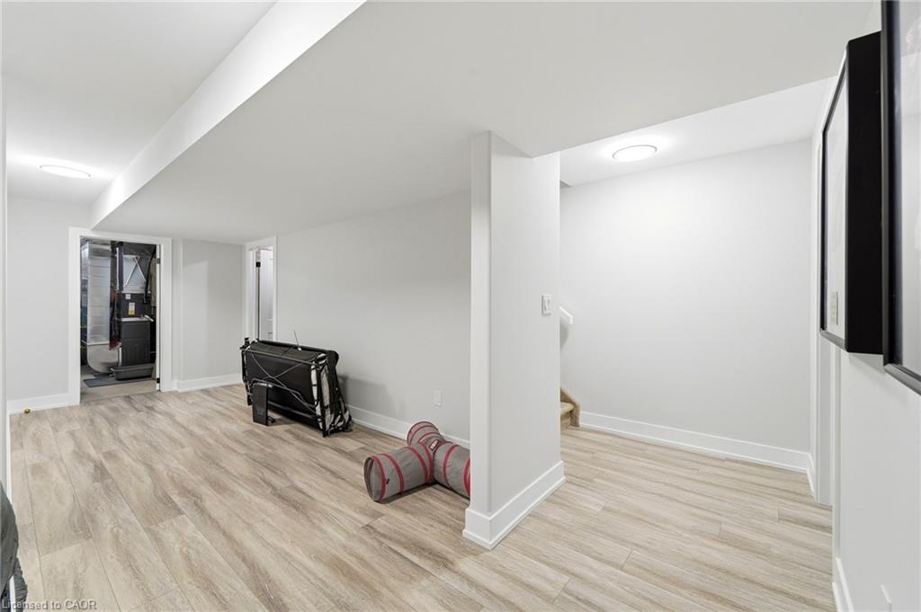 226 Lafayette Street E Property Photo 24