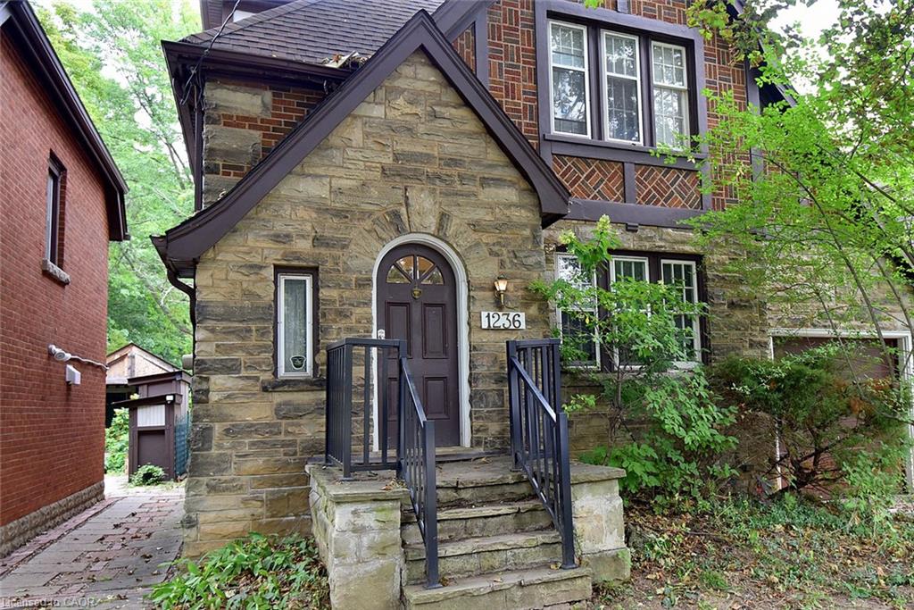1236 King Street W Property Photo 4