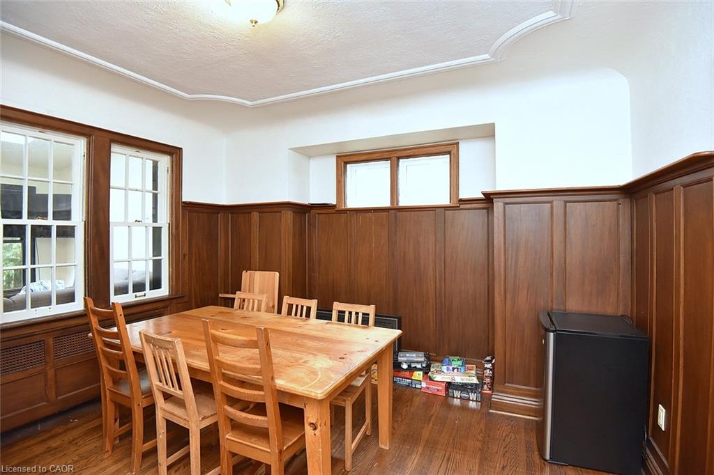 1236 King Street W Property Photo 6