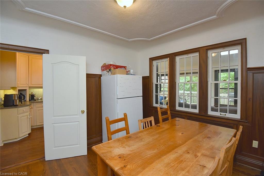 1236 King Street W Property Photo 7
