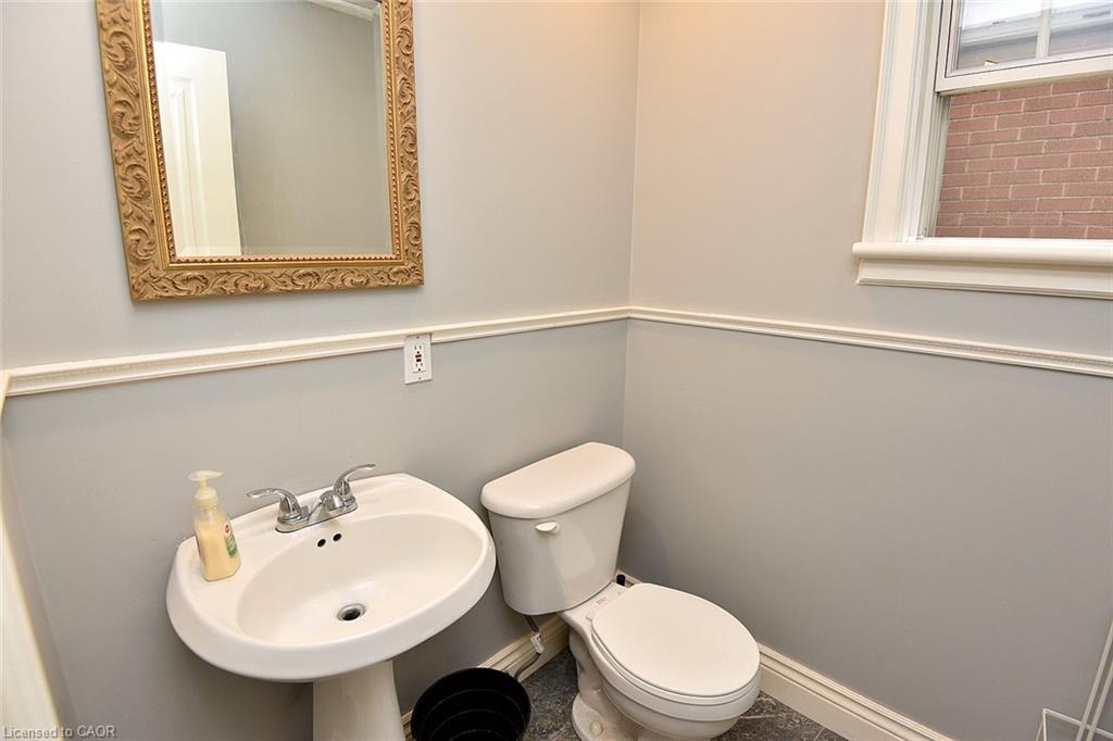 1236 King Street W Property Photo 17
