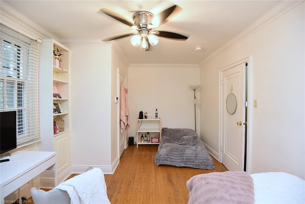 1236 King Street W Property Photo 19