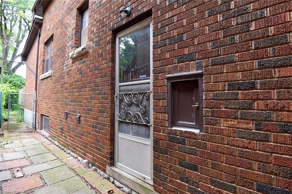 1236 King Street W Property Photo 34