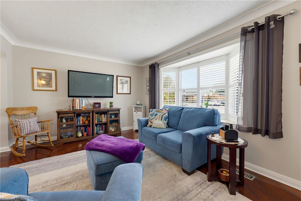 49 Morton Avenue Property Photo 4