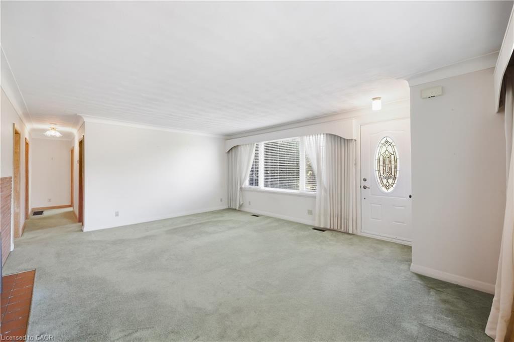 8 Hill Place Property Photo 6