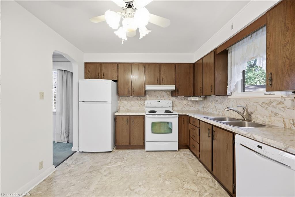 8 Hill Place Property Photo 12