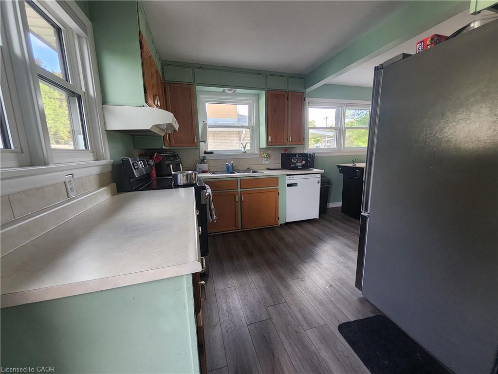 33 Lee Avenue Property Photo 2