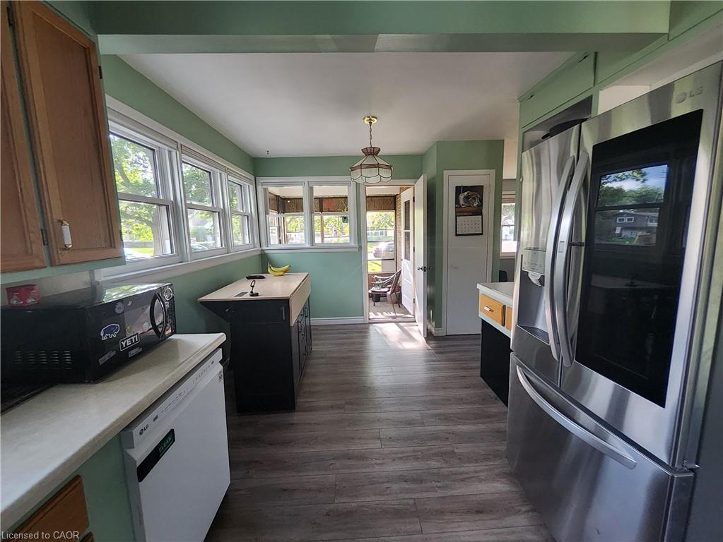 33 Lee Avenue Property Photo 4
