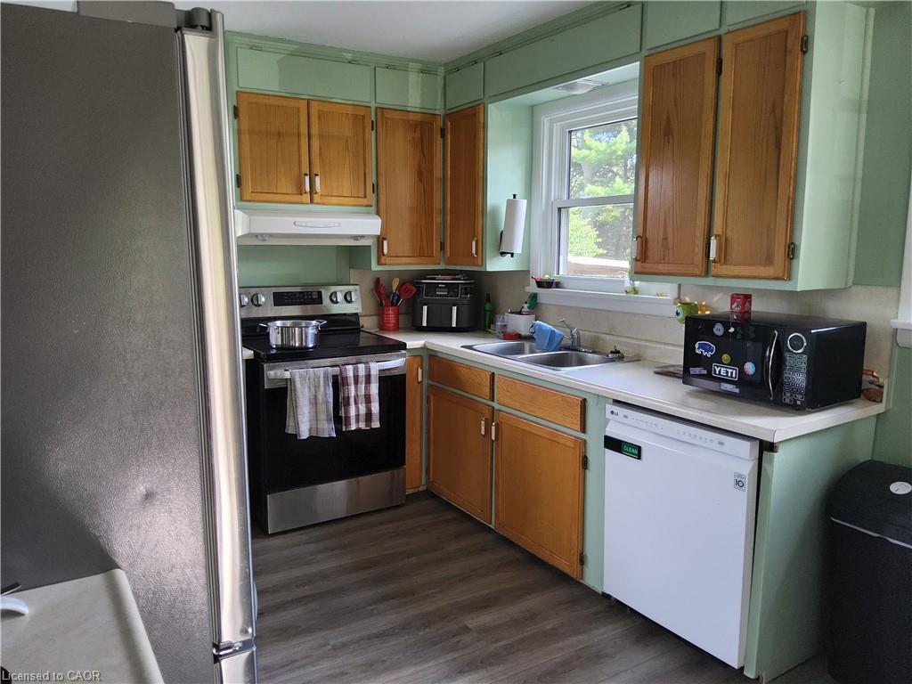 33 Lee Avenue Property Photo 7