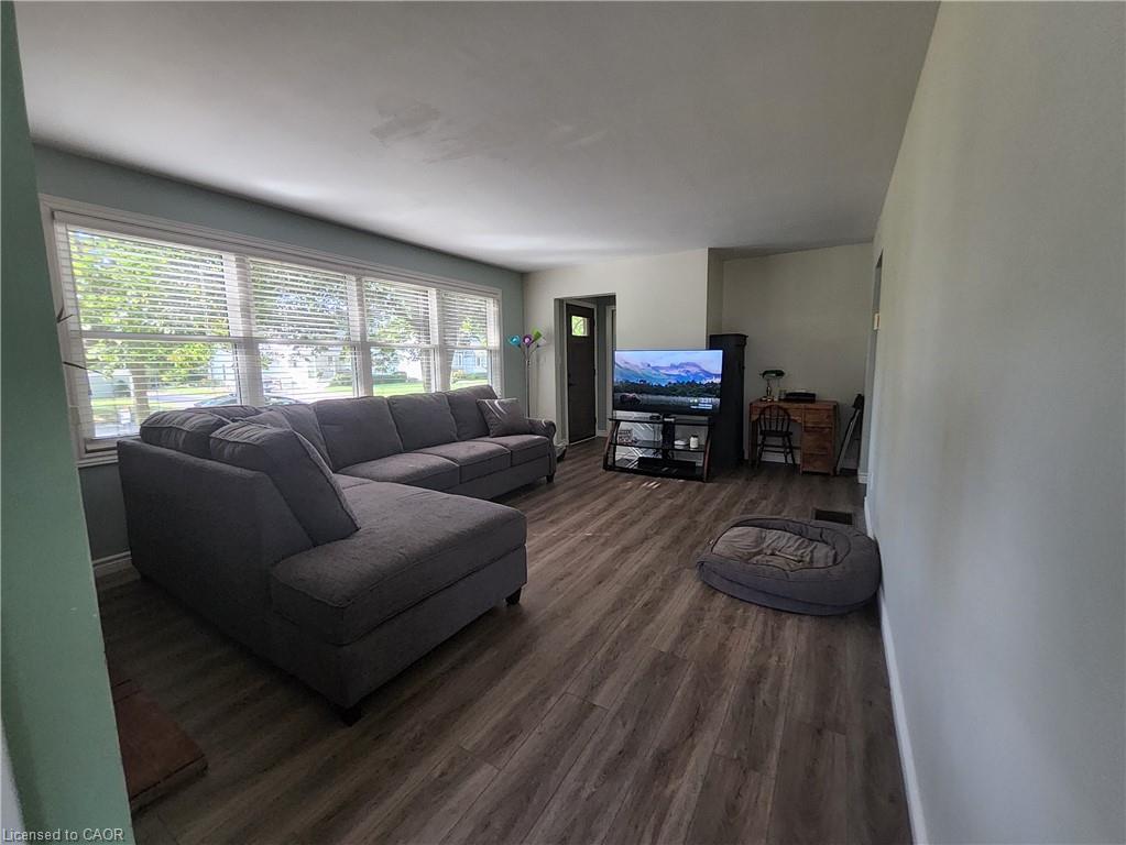 33 Lee Avenue Property Photo 8