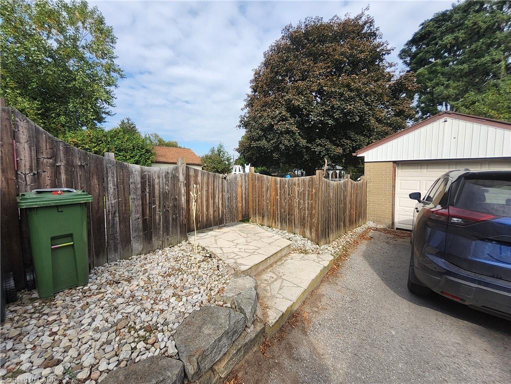 33 Lee Avenue Property Photo 21