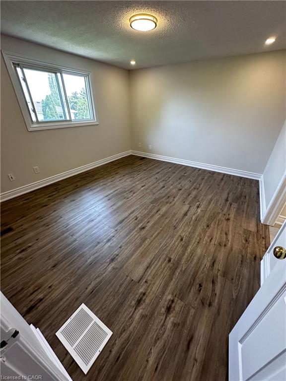 535 Appledale Crescent Property Photo 9