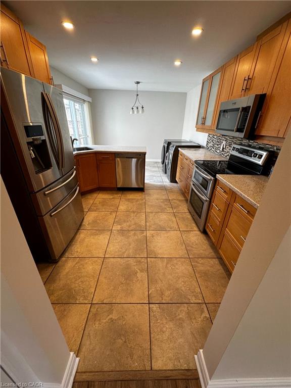 535 Appledale Crescent Property Photo 16