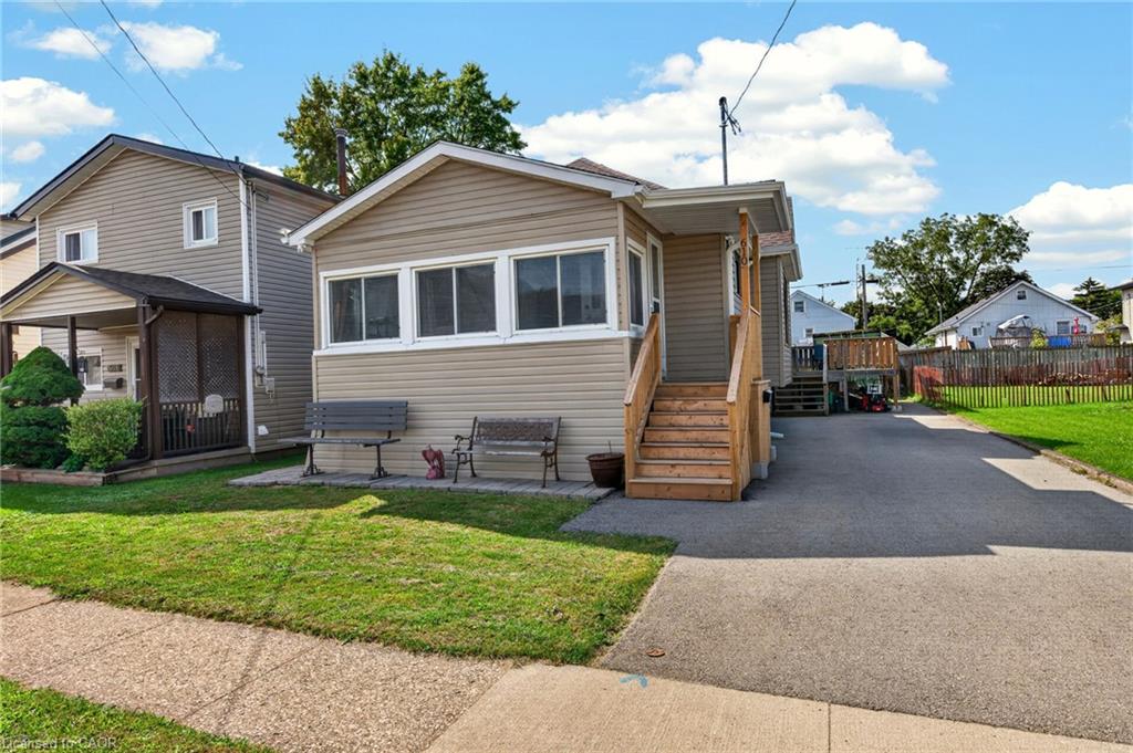 610 Steele Street Property Photo 1