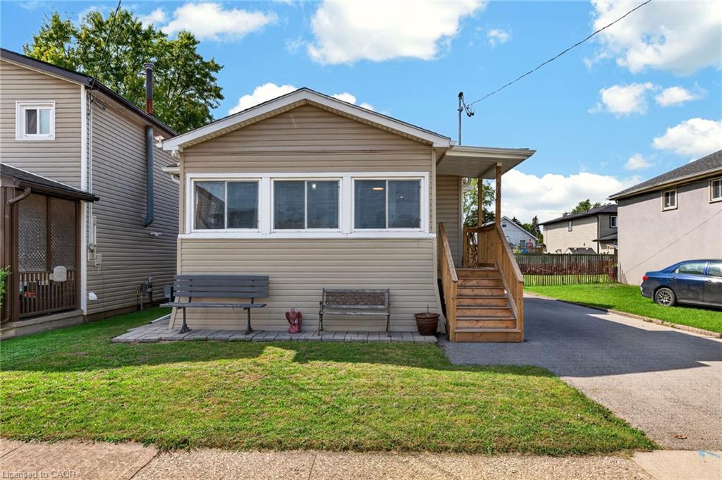 610 Steele Street Property Photo 29