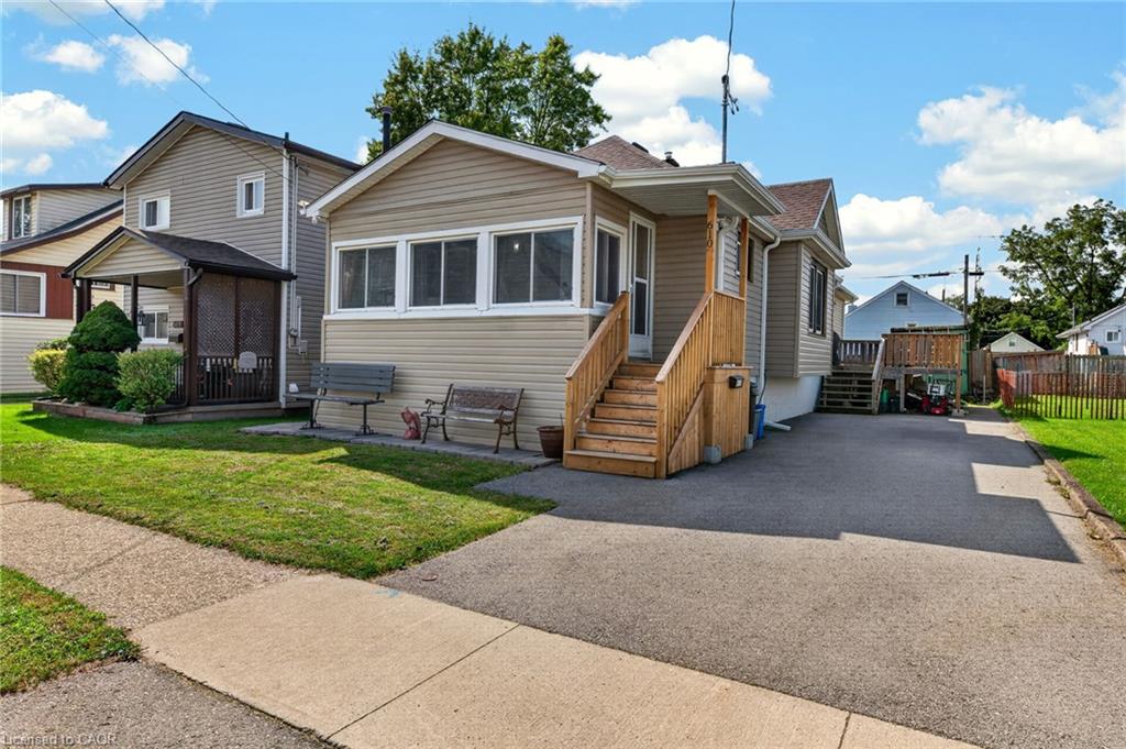 610 Steele Street Property Photo 31