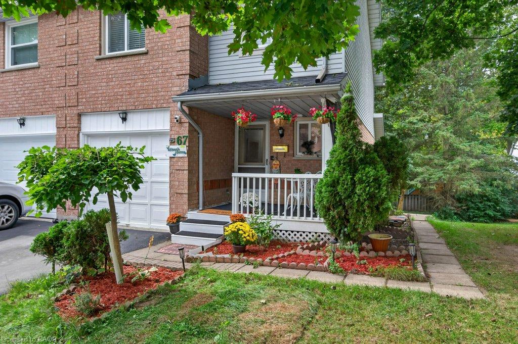 67 Grandridge Crescent Property Photo 3