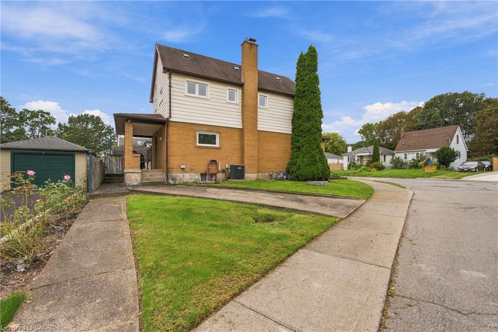 5196 Ontario Avenue Property Photo 3