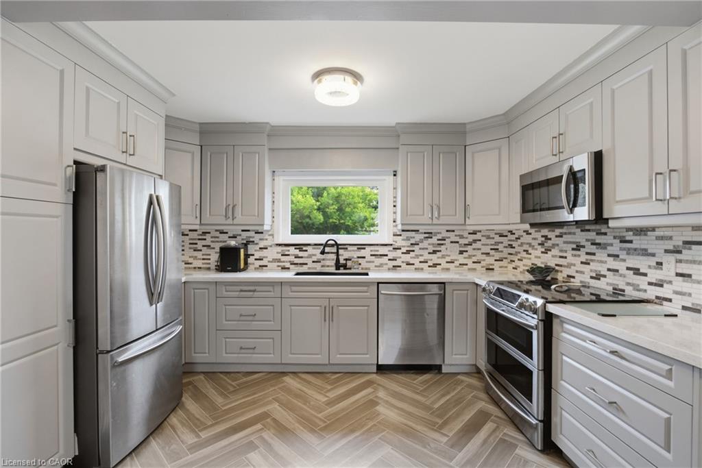 5196 Ontario Avenue Property Photo 10