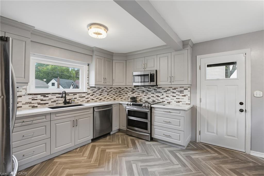 5196 Ontario Avenue Property Photo 11