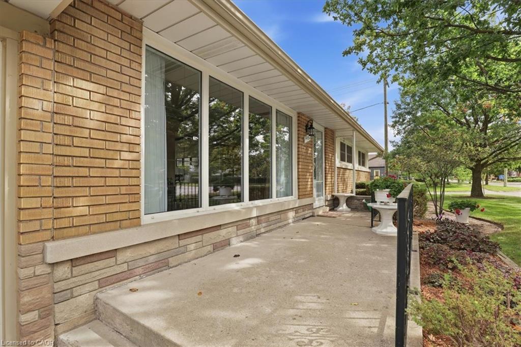 1054 Union Street Property Photo 4