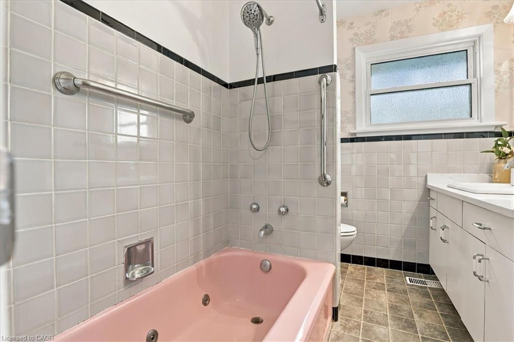1054 Union Street Property Photo 15