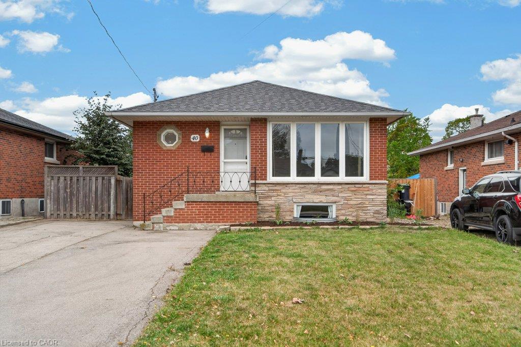 40 Clarendon Avenue Property Photo 3
