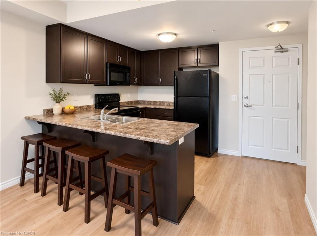 303-67 Kingsbury Square Property Photo 3