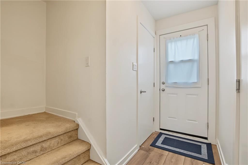 32-1444 Upper Ottawa Street Property Photo 5