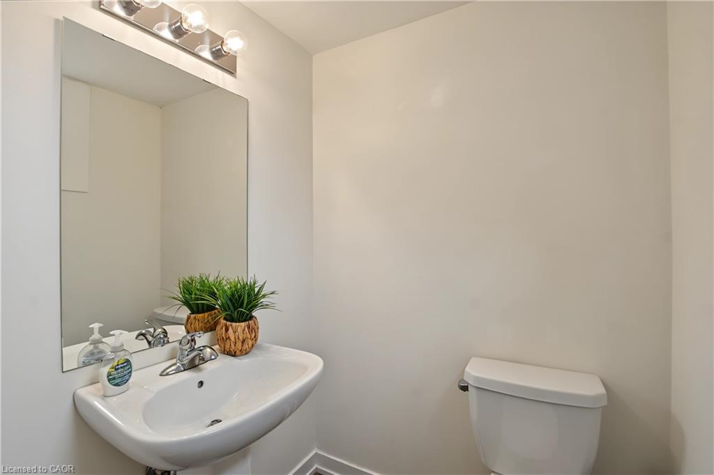 32-1444 Upper Ottawa Street Property Photo 6