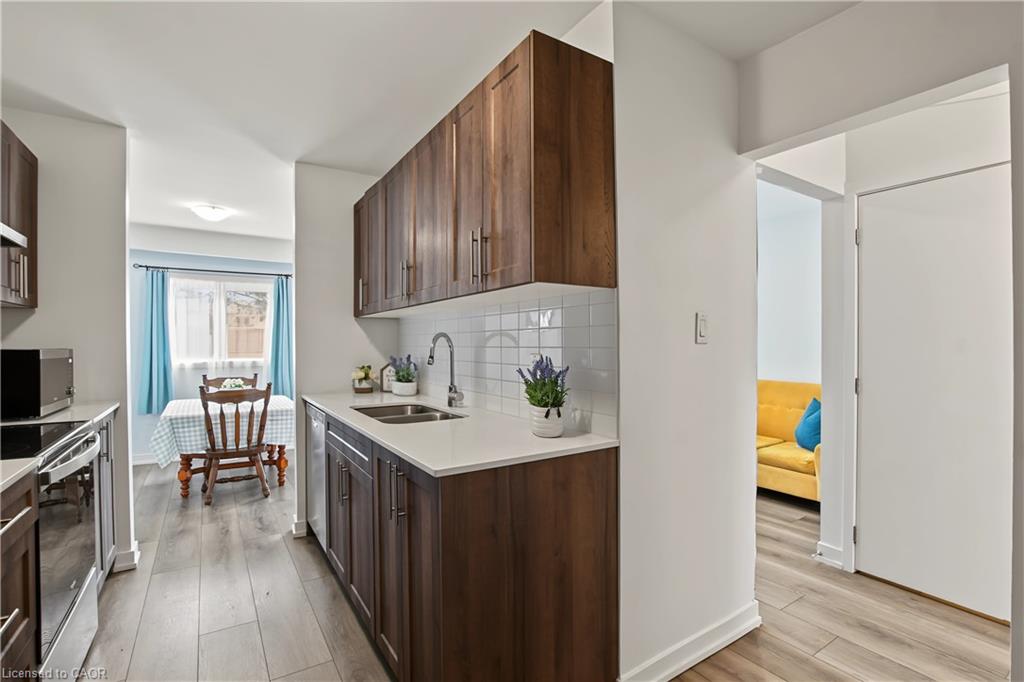 32-1444 Upper Ottawa Street Property Photo 8