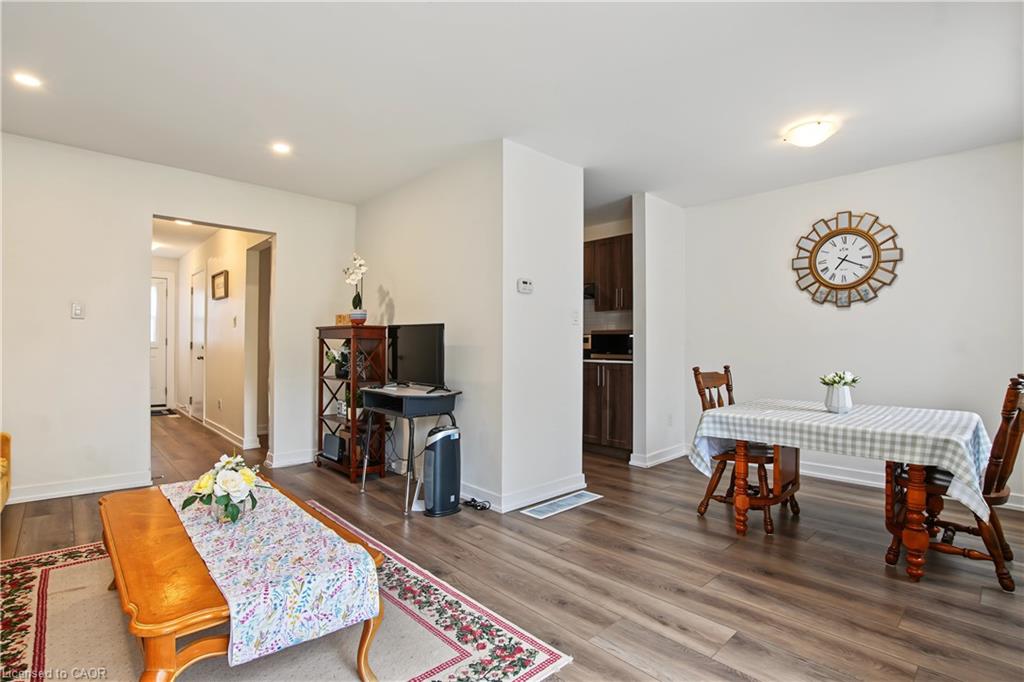 32-1444 Upper Ottawa Street Property Photo 12