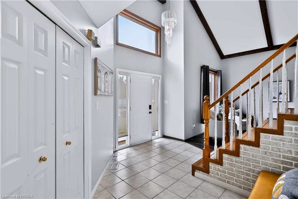 19 Hyslop Drive Property Photo 3