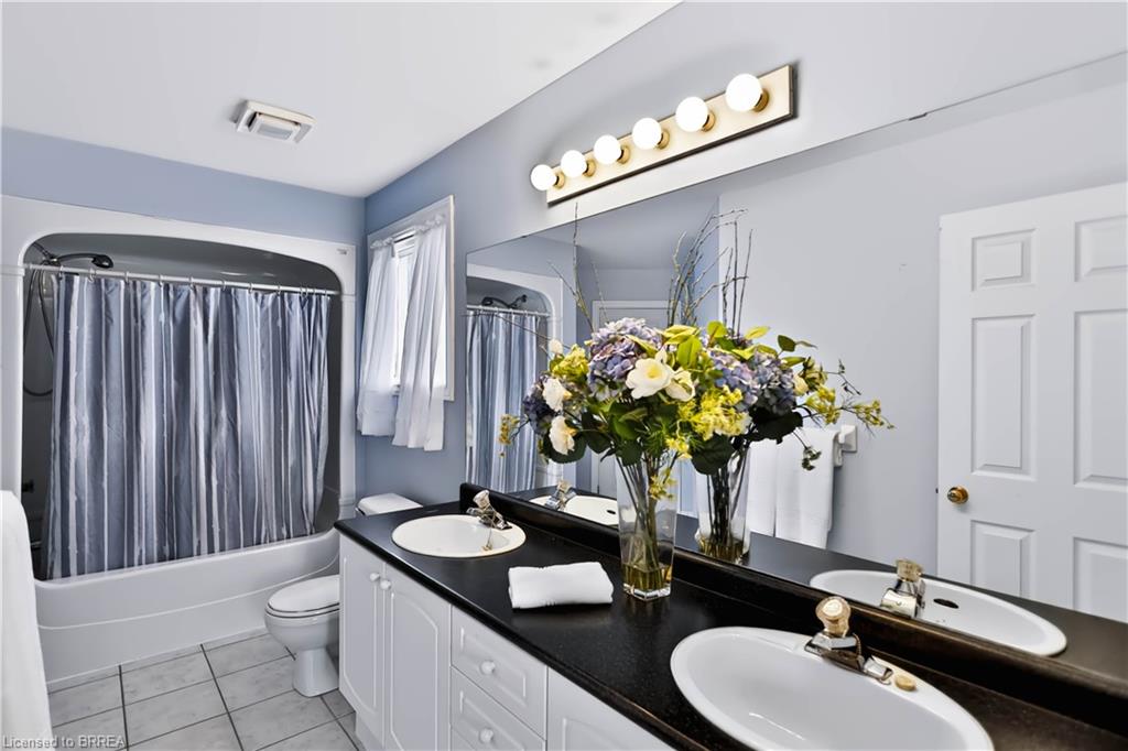 19 Hyslop Drive Property Photo 22
