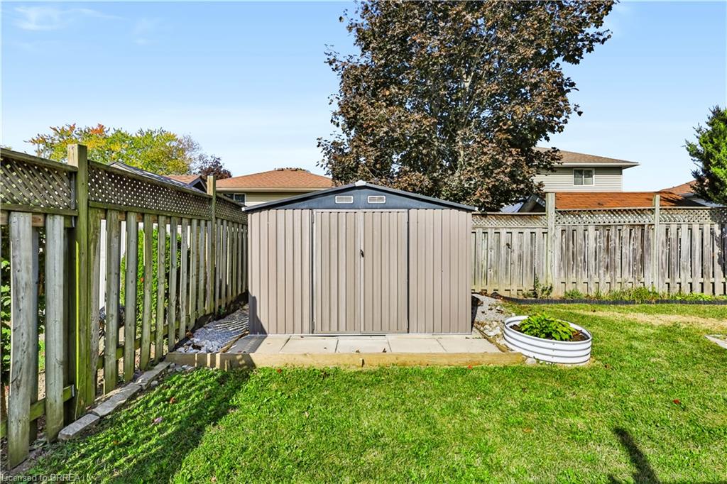 19 Hyslop Drive Property Photo 37