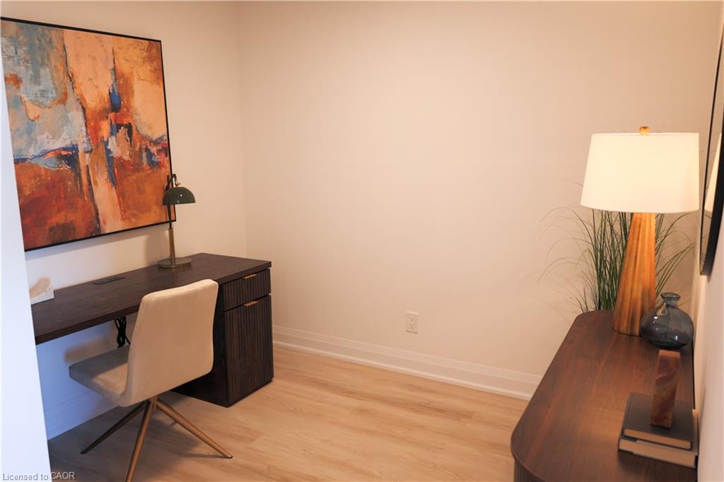 517-1020 Upper James Street Property Photo 14
