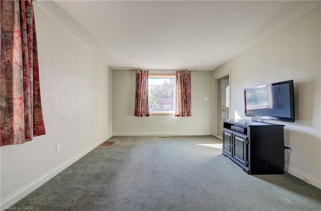 174 Bridgeport Road E Property Photo 6