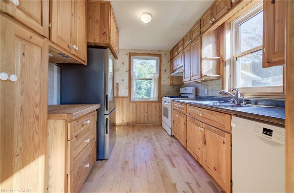 174 Bridgeport Road E Property Photo 8
