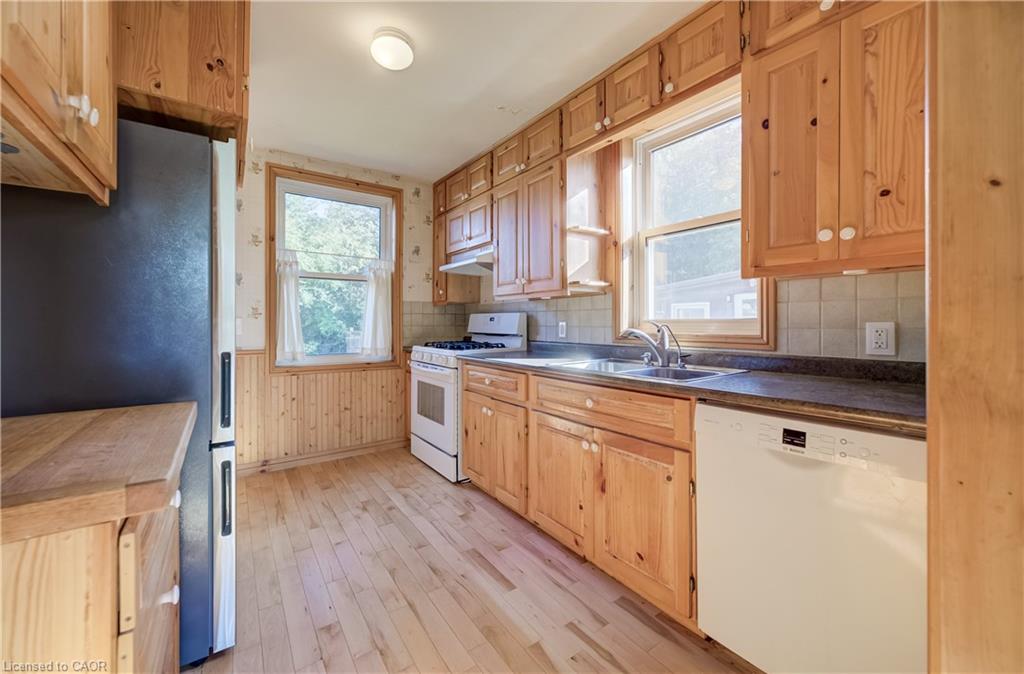 174 Bridgeport Road E Property Photo 9