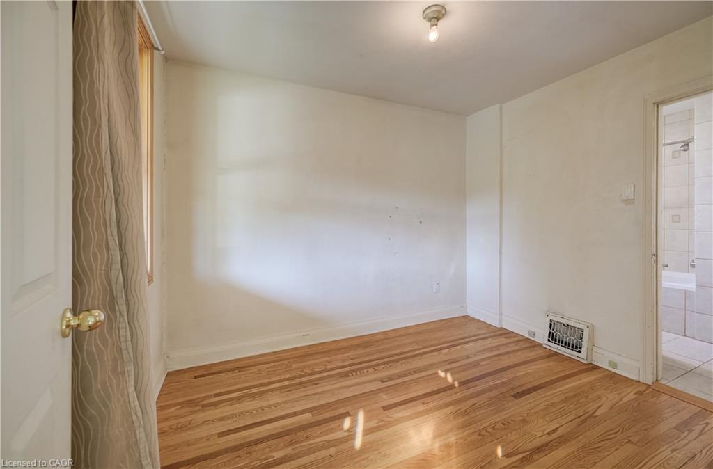 174 Bridgeport Road E Property Photo 16