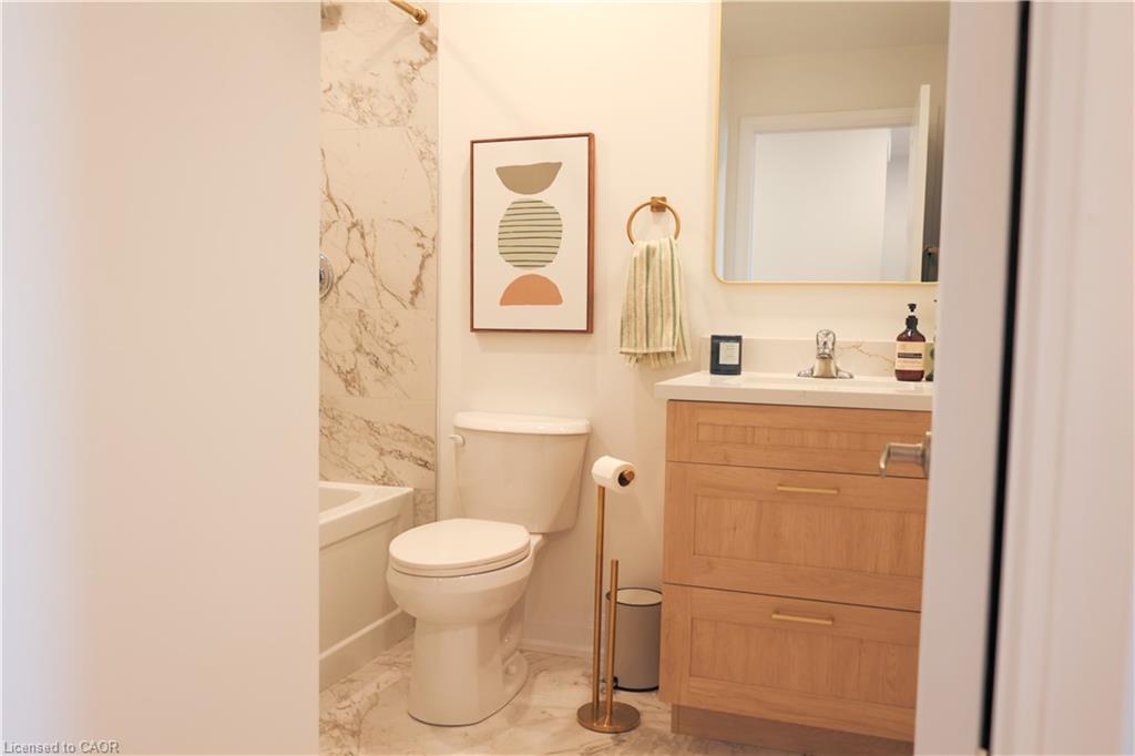802-1020 Upper James Street Property Photo 19