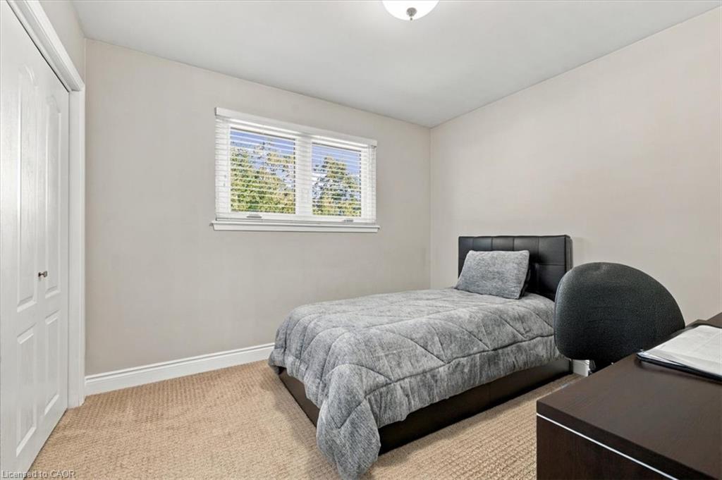 2408 Hereford Crescent Property Photo 21