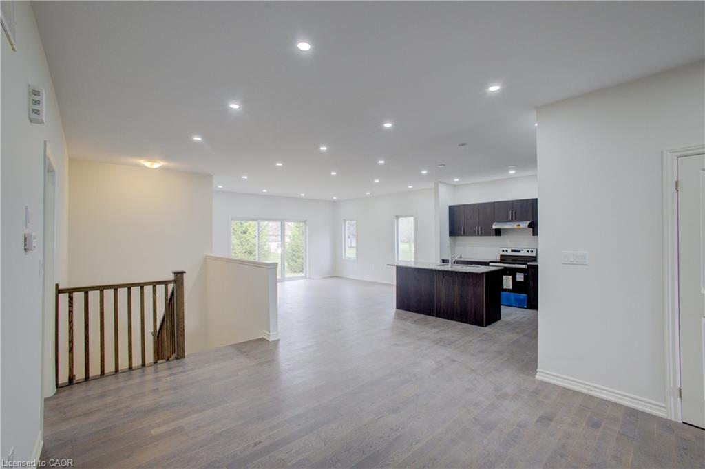 150 Ellen Street Property Photo 10