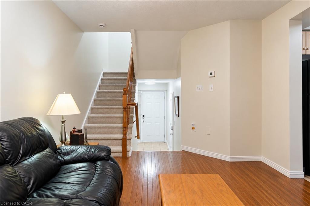 4-348 Highland Road W Property Photo 7