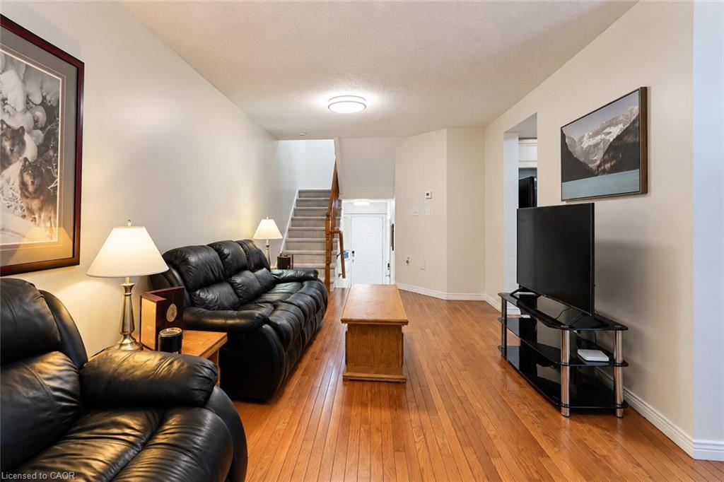 4-348 Highland Road W Property Photo 11