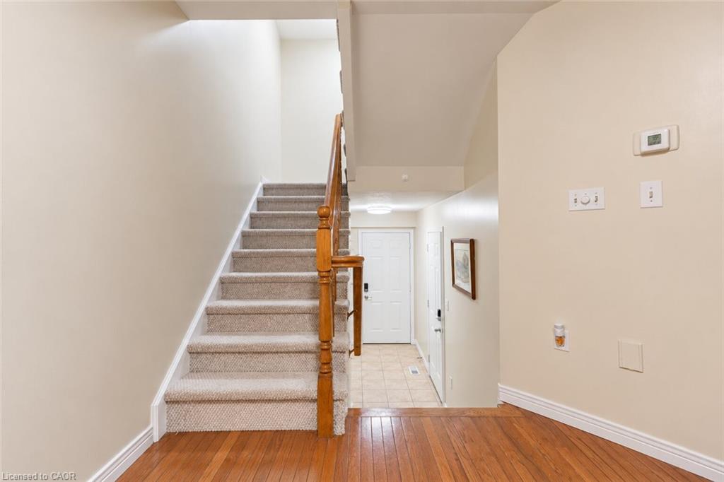 4-348 Highland Road W Property Photo 17