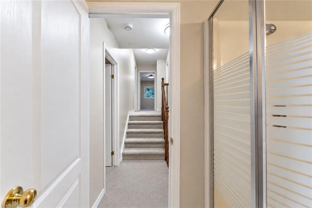 4-348 Highland Road W Property Photo 18