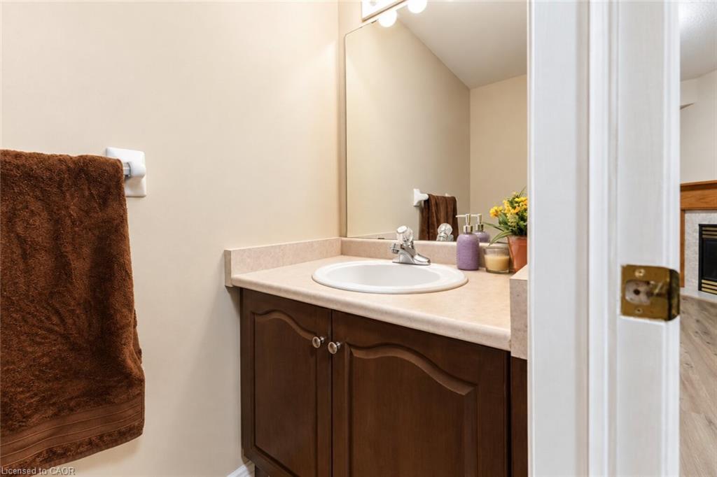 4-348 Highland Road W Property Photo 29
