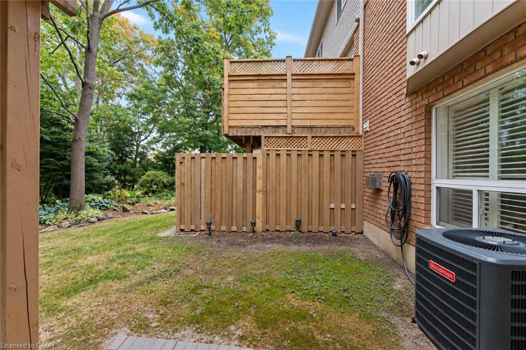 4-348 Highland Road W Property Photo 32