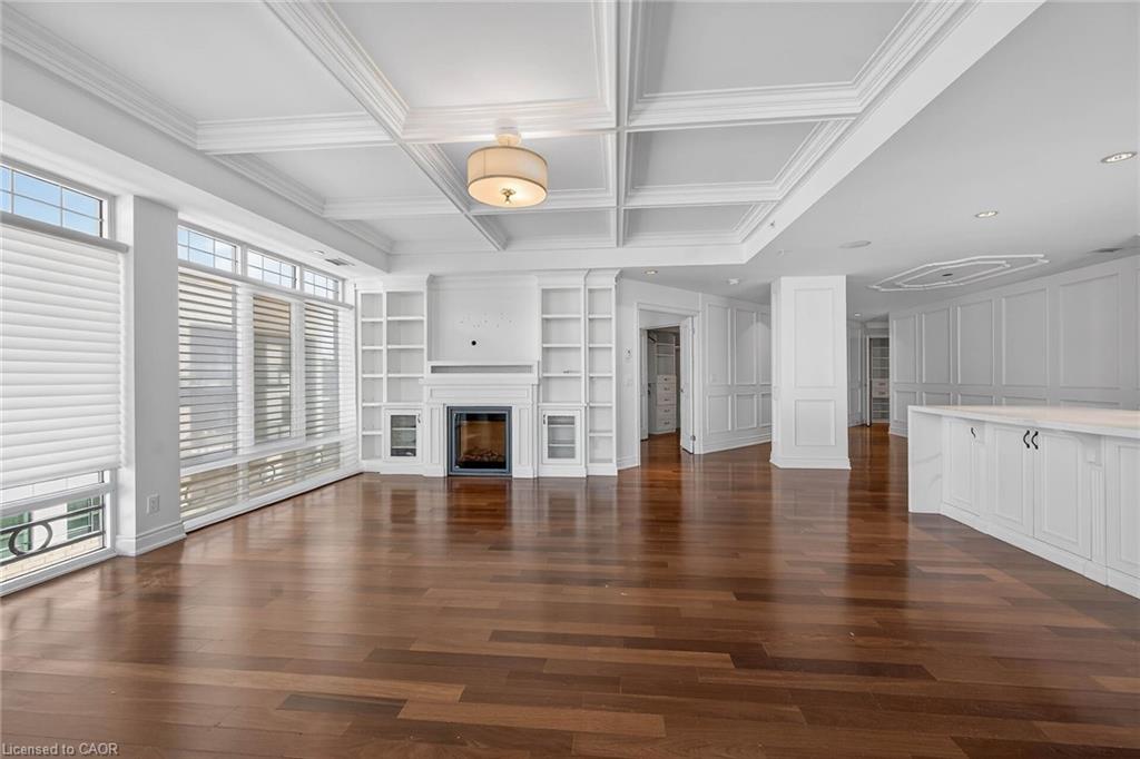 409-205 Lakeshore Road W Property Photo 4